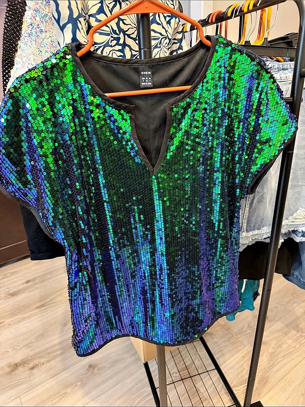 SHEIN Sequin Short Sleeve Top in Green & Blue Size Small Like New